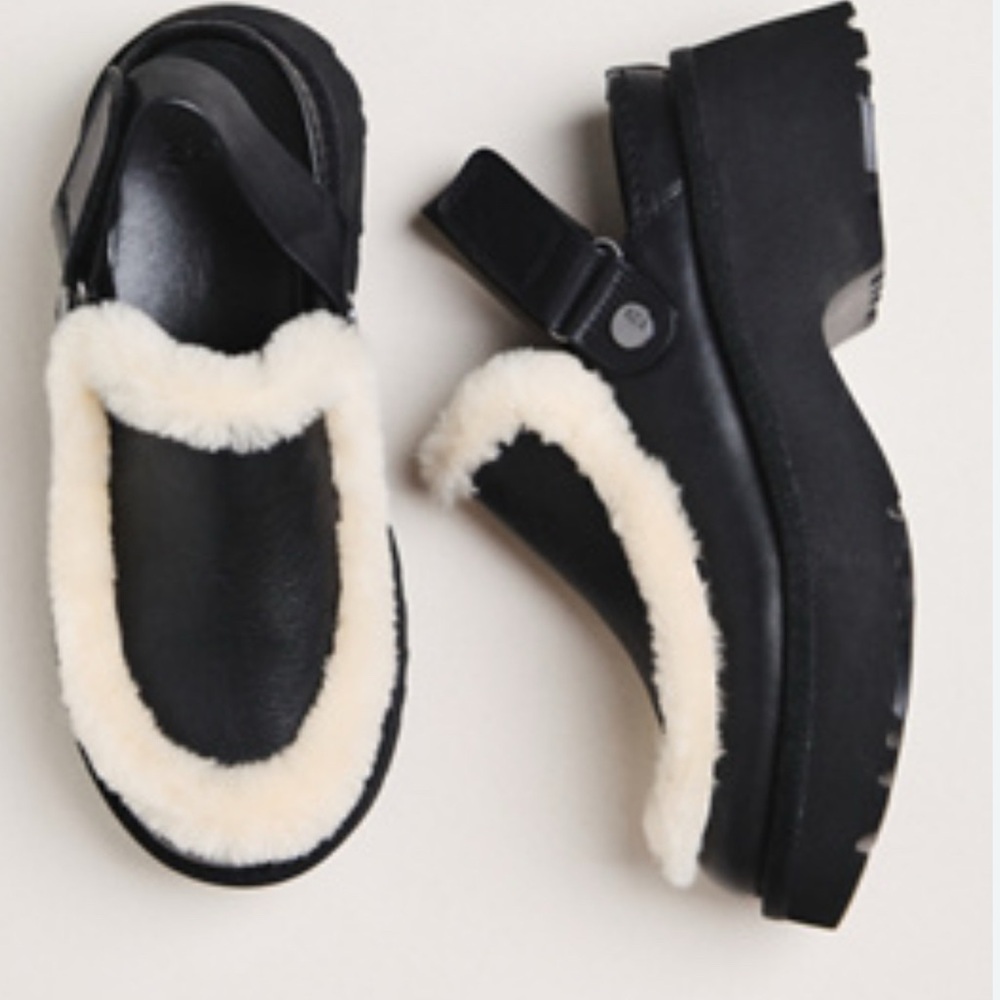 Black Clogs - Picture 5 of 5